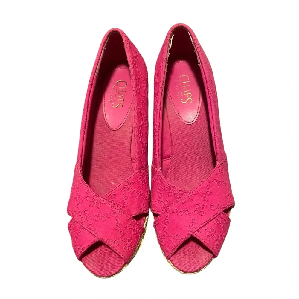 E2 - Chaps Size 10 eyelet Pink Wedge Peep Toe Shoes